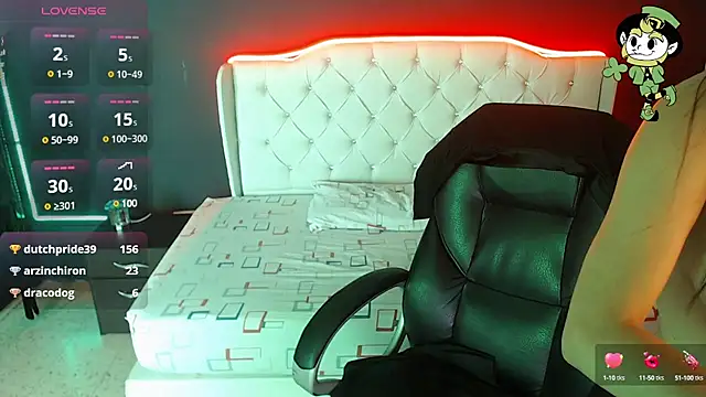 Snapshot of Danielle-Smithh chatting on March 18, 2025, 2:29 am Danielle-Smithh online show from March 18, 2025, 2:29 am