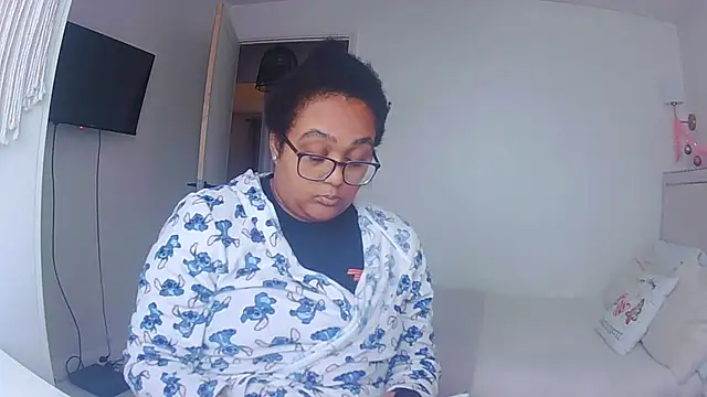 vanilla chocolate23 online show from November 27, 2025, 10:59 am