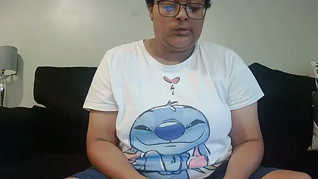 vanilla chocolate23 online show from September 22, 2025, 8:42 am