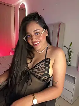Snapshot of kenndall_21 chatting on January 21, 2025, 2:33 am kenndall 21 online show from January 21, 2025, 2:33 am
