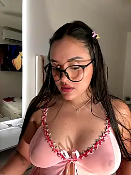 Snapshot of kenndall_21 chatting on October 17, 2025, 1:31 am kenndall 21 online show from October 17, 2025, 1:31 am