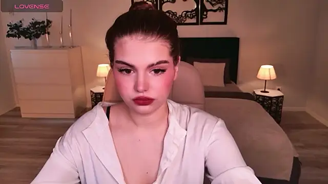 AdeliaKiss online show from March 31, 2026, 4:47 am