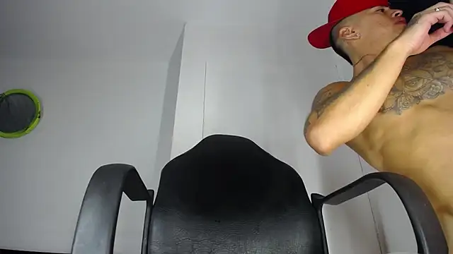 GilberMxx online show from March 14, 2025, 11:00 pm