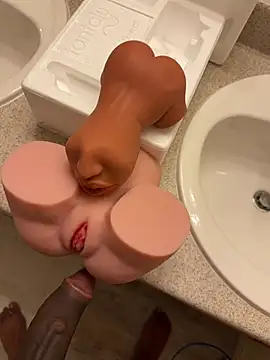 MaterialGolan online show from February 7, 2026, 2:41 am