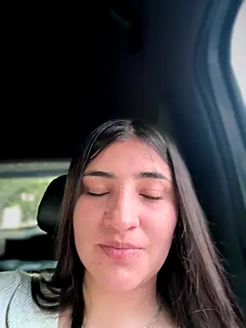 AhriCutte online show from October 24, 2025, 5:23 pm