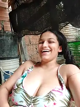 girl milk1 online show from February 17, 2025, 6:50 pm