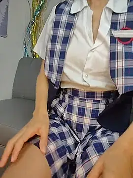 Emmaa 18 online show from April 28, 2026, 1:04 am