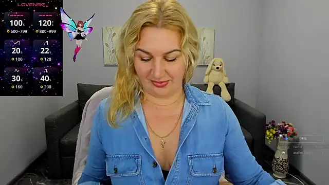 Lili Crossi online show from November 23, 2025, 12:37 pm