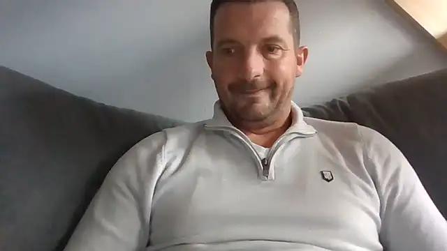 Chauduc00 online show from October 16, 2025, 1:41 pm