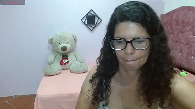Snapshot of sila_bolum chatting on March 1, 2025, 7:48 pm sila bolum online show from March 1, 2025, 7:48 pm