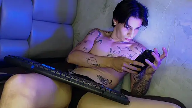 Apolo Hidalgo01 online show from October 3, 2025, 11:28 pm