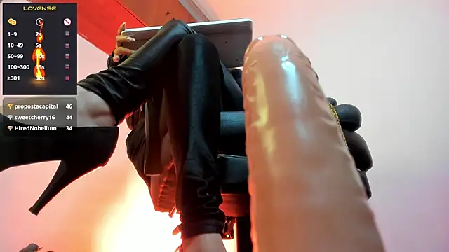 Snapshot of charlotte_joliedart chatting on March 7, 2025, 6:02 am charlotte joliedart online show from March 7, 2025, 6:02 am