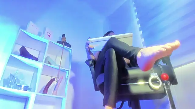 Snapshot of charlotte_joliedart chatting on November 6, 2025, 12:09 pm charlotte joliedart online show from November 6, 2025, 12:09 pm