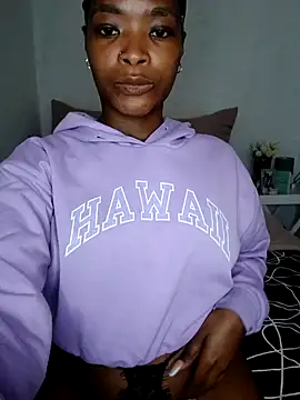 Snapshot of NunuBerry16 chatting on October 1, 2025, 11:25 am NunuBerry16 online show from October 1, 2025, 11:25 am