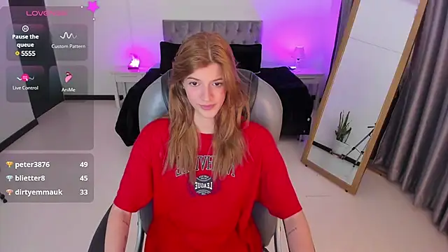 Nora Vennucci online show from March 16, 2025, 4:01 pm