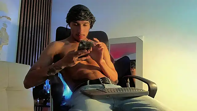 Snapshot of rafael_stone chatting on March 9, 2025, 6:50 am rafael stone online show from March 9, 2025, 6:50 am