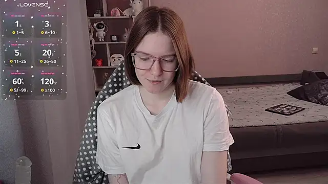 Snapshot of CassieJuice69 chatting on October 22, 2025, 5:45 pm CassieJuice69 online show from October 22, 2025, 5:45 pm