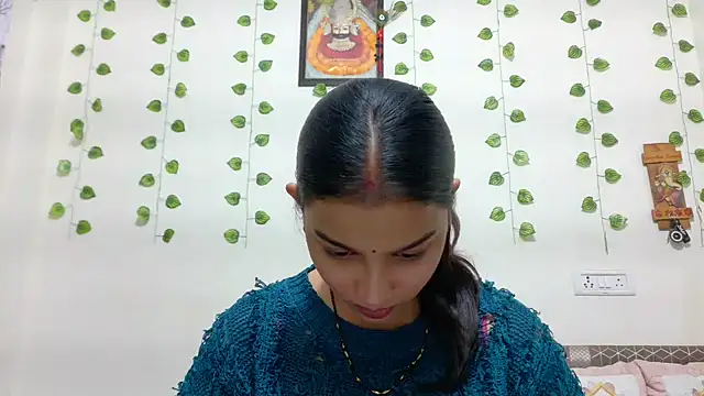 Snapshot of Aleena_Rai chatting on November 27, 2025, 6:41 pm Aleena Rai online show from November 27, 2025, 6:41 pm