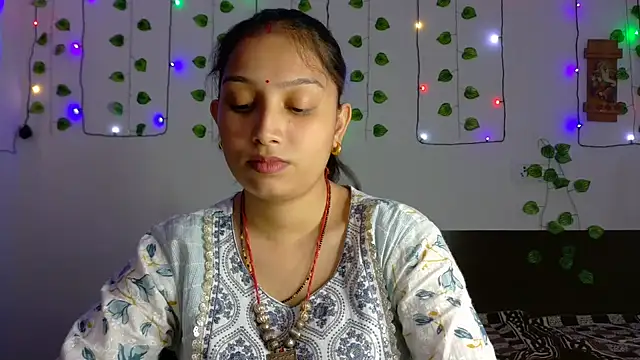 Snapshot of Aleena_Rai chatting on October 18, 2025, 7:49 pm Aleena Rai online show from October 18, 2025, 7:49 pm