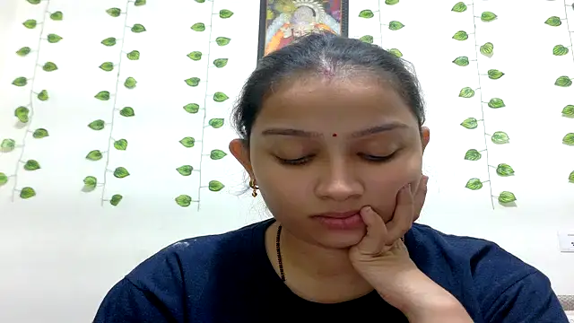 Snapshot of Aleena_Rai chatting on November 16, 2025, 7:51 pm Aleena Rai online show from November 16, 2025, 7:51 pm
