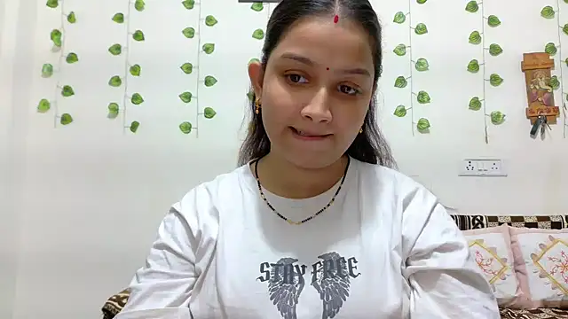 Snapshot of Aleena_Rai chatting on November 14, 2025, 6:00 pm Aleena Rai online show from November 14, 2025, 6:00 pm