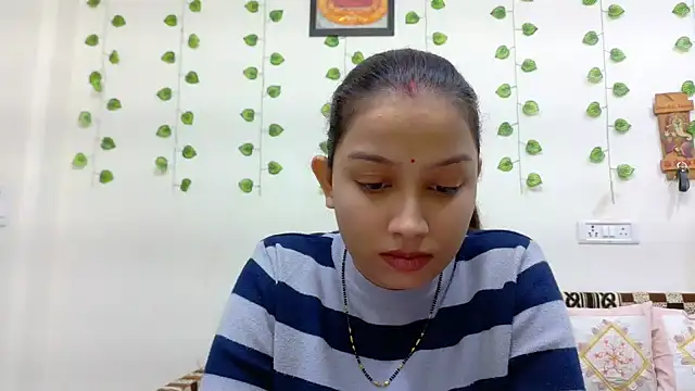 Snapshot of Aleena_Rai chatting on November 11, 2025, 6:58 pm Aleena Rai online show from November 11, 2025, 6:58 pm