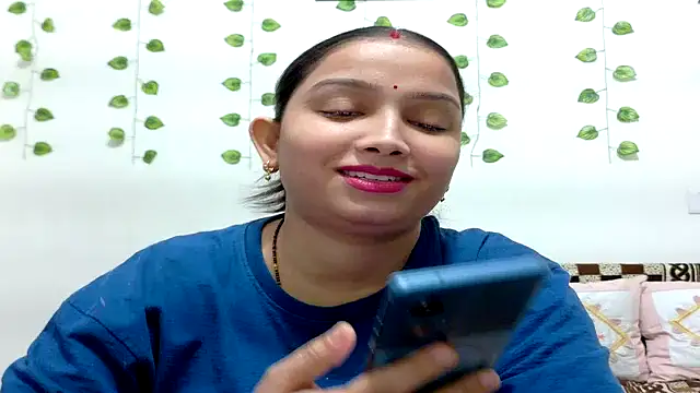 Snapshot of Aleena_Rai chatting on November 13, 2025, 7:07 pm Aleena Rai online show from November 13, 2025, 7:07 pm