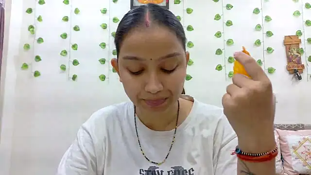 Snapshot of Aleena_Rai chatting on November 26, 2025, 7:25 pm Aleena Rai online show from November 26, 2025, 7:25 pm