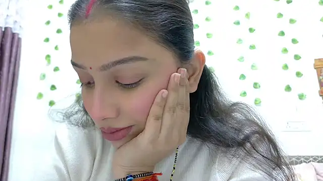 Snapshot of Aleena_Rai chatting on November 28, 2025, 6:52 pm Aleena Rai online show from November 28, 2025, 6:52 pm