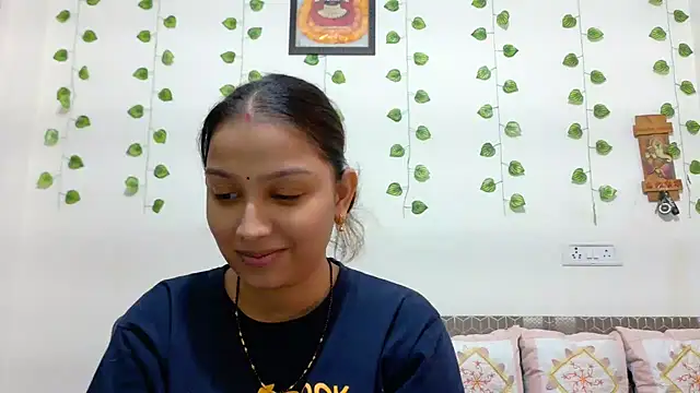 Snapshot of Aleena_Rai chatting on November 16, 2025, 7:46 am Aleena Rai online show from November 16, 2025, 7:46 am