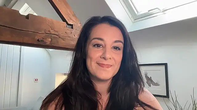 flatwhite0 online show from April 30, 2026, 10:11 am