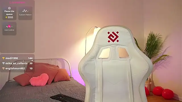 tender babyy online show from March 5, 2025, 5:08 pm