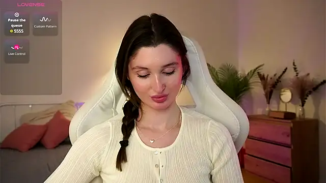 tender babyy online show from March 19, 2025, 1:51 pm