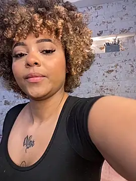 Snapshot of pamela_west chatting on October 20, 2025, 6:52 pm pamela west online show from October 20, 2025, 6:52 pm