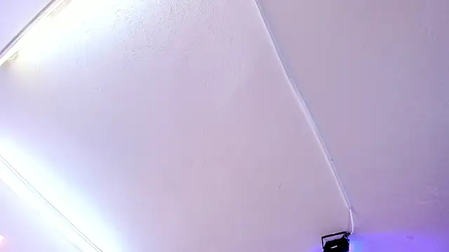 Amy Kiitty  online show from November 23, 2025, 12:26 pm