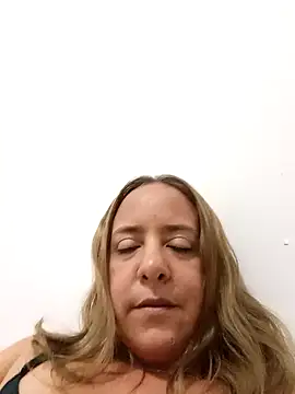 Snapshot of Iivana_19 chatting on March 1, 2026, 7:14 pm Iivana 19 online show from March 1, 2026, 7:14 pm