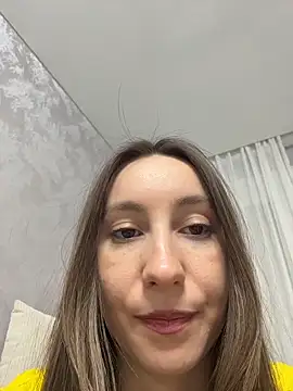 Snapshot of viviandaimond1 chatting on February 5, 2026, 7:53 pm viviandaimond1 online show from February 5, 2026, 7:53 pm