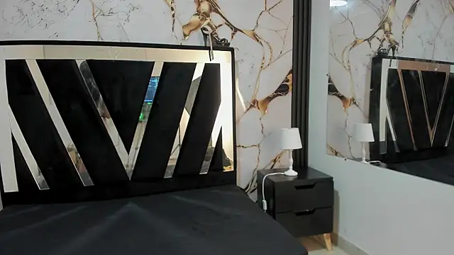 KarinaSimonz online show from October 8, 2025, 7:25 pm