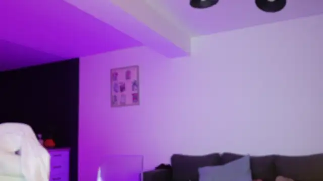 Lorennameliyy online show from December 22, 2025, 8:20 pm