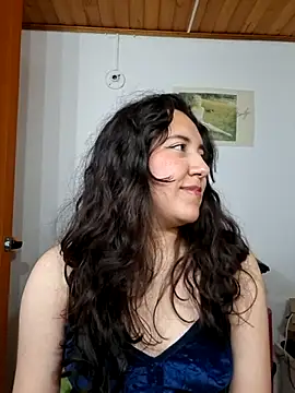 Emi chik online show from June 25, 2026, 6:18 am