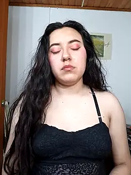 Emi chik online show from November 13, 2025, 11:25 am