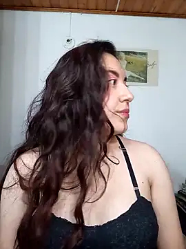 Emi chik online show from September 25, 2025, 11:05 am