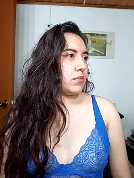 Emi chik online show from October 25, 2025, 11:09 am