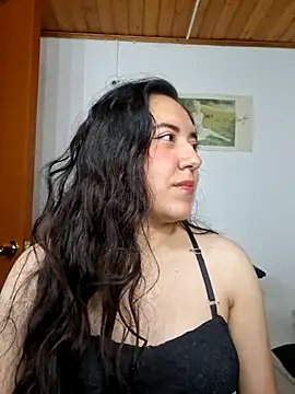 Emi chik online show from February 26, 2026, 10:04 am