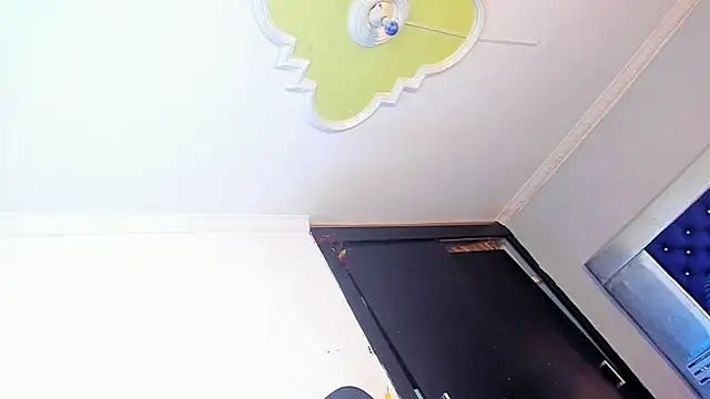 Eyleen Santos online show from April 11, 2026, 7:50 pm