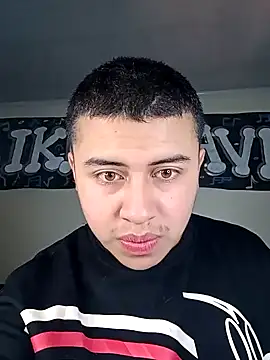 Snapshot of SexyBoy-Bigclit chatting on January 14, 2025, 9:35 am SexyBoy-Bigclit online show from January 14, 2025, 9:35 am