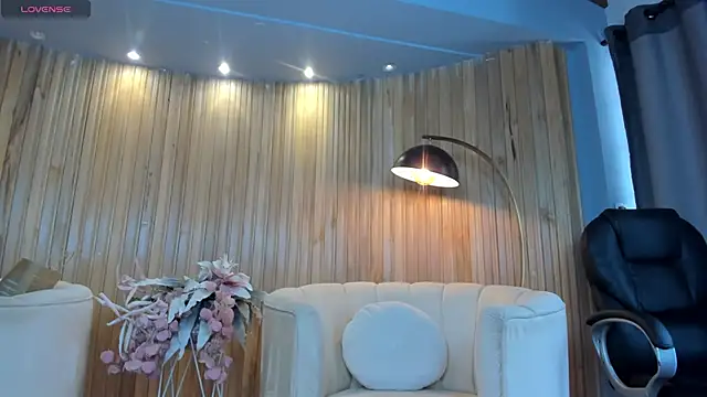 KatieNolan 1 online show from March 14, 2025, 7:23 pm