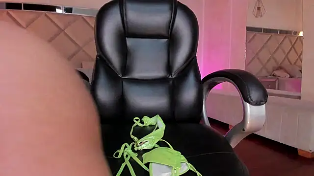 KatieNolan 1 online show from March 17, 2025, 10:51 pm