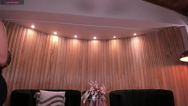 KatieNolan 1 online show from November 5, 2025, 6:00 pm