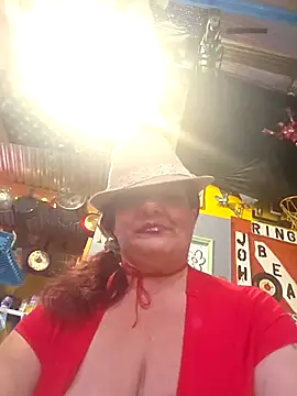 Fantasymaid80 online show from November 6, 2025, 1:48 pm